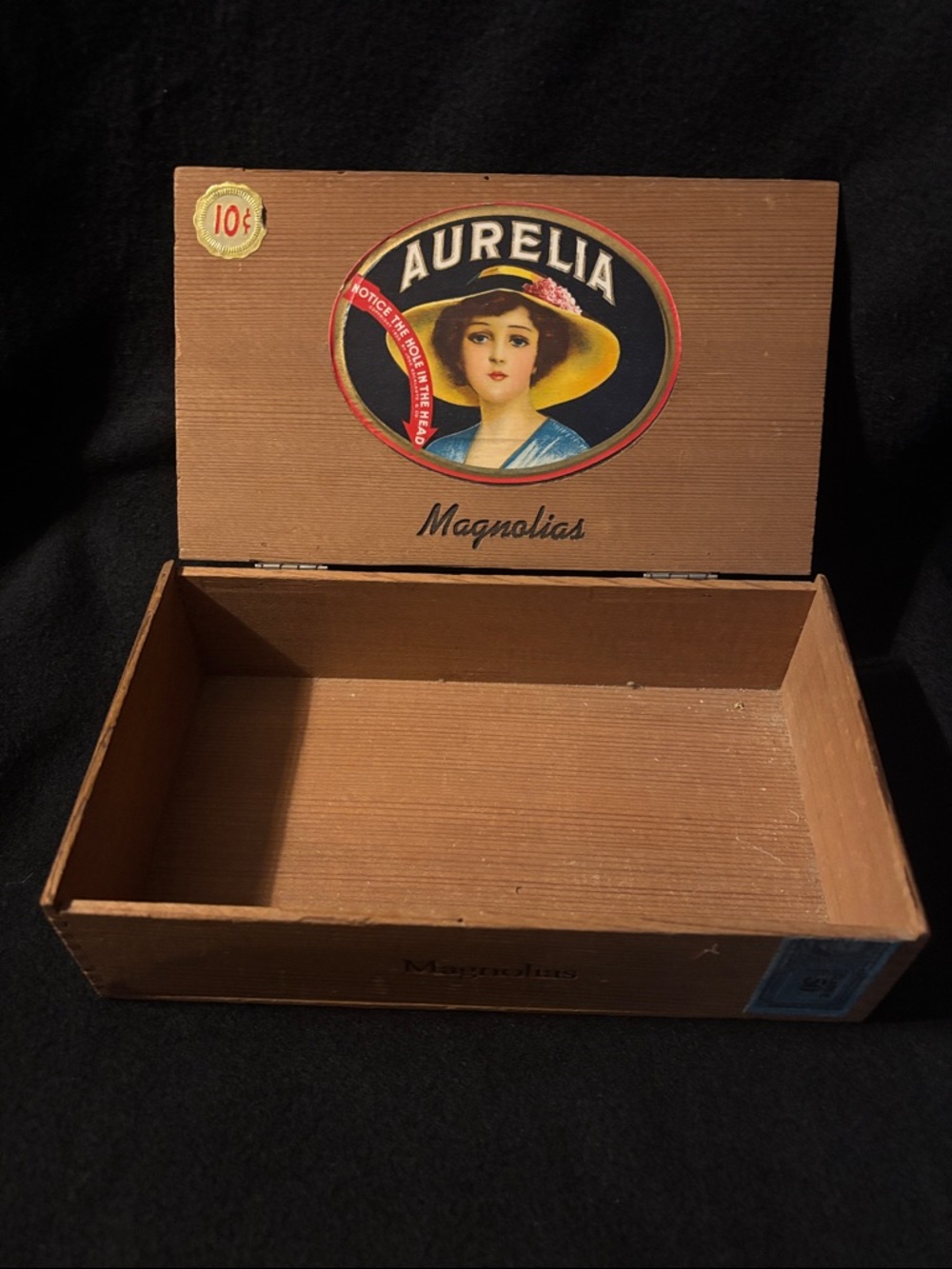 Vintage 1950 Aurelia Magnolias Wooden Cigar Box